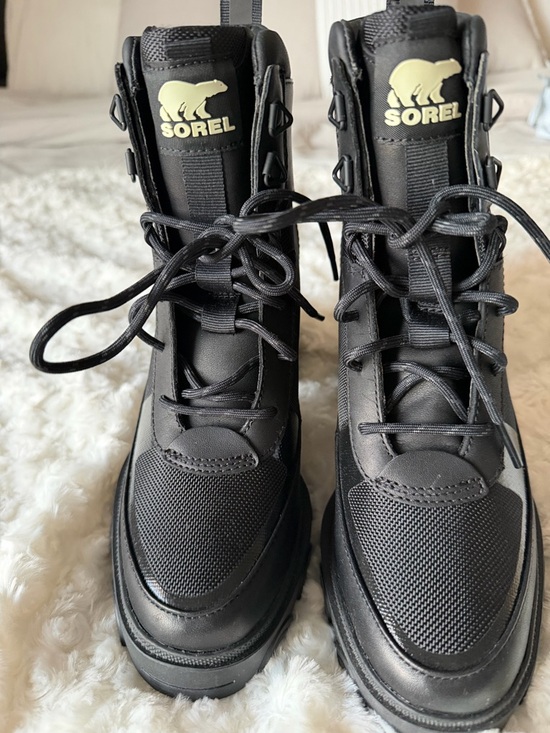 Sorel Shoes - Sorel Black Women's Lace-Up Boots